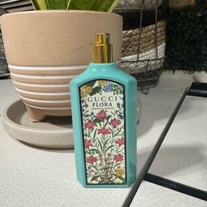 Gucci flora gorgeous gardenia 3.3 ml like new